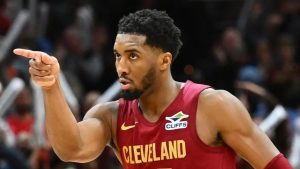 Mitchell inspires Cavaliers to win against Celtics